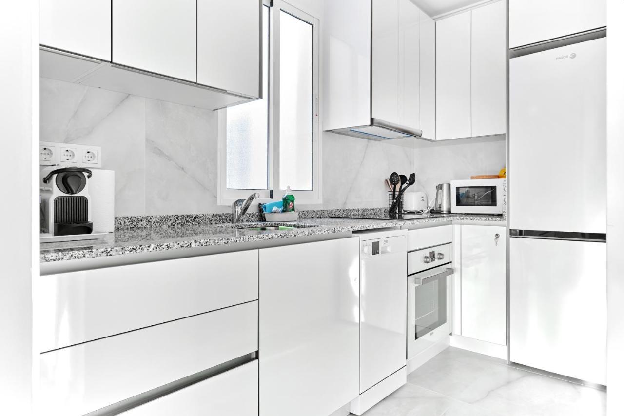 Lovely Sunny Apartment With Shared Pool And Private Parking ตอร์เรเวียคา ภายนอก รูปภาพ