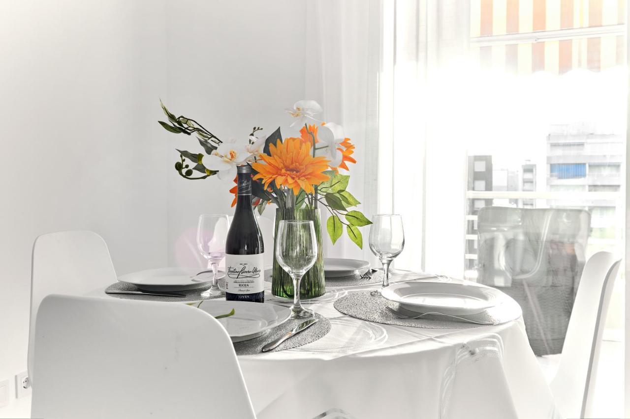 Lovely Sunny Apartment With Shared Pool And Private Parking ตอร์เรเวียคา ภายนอก รูปภาพ