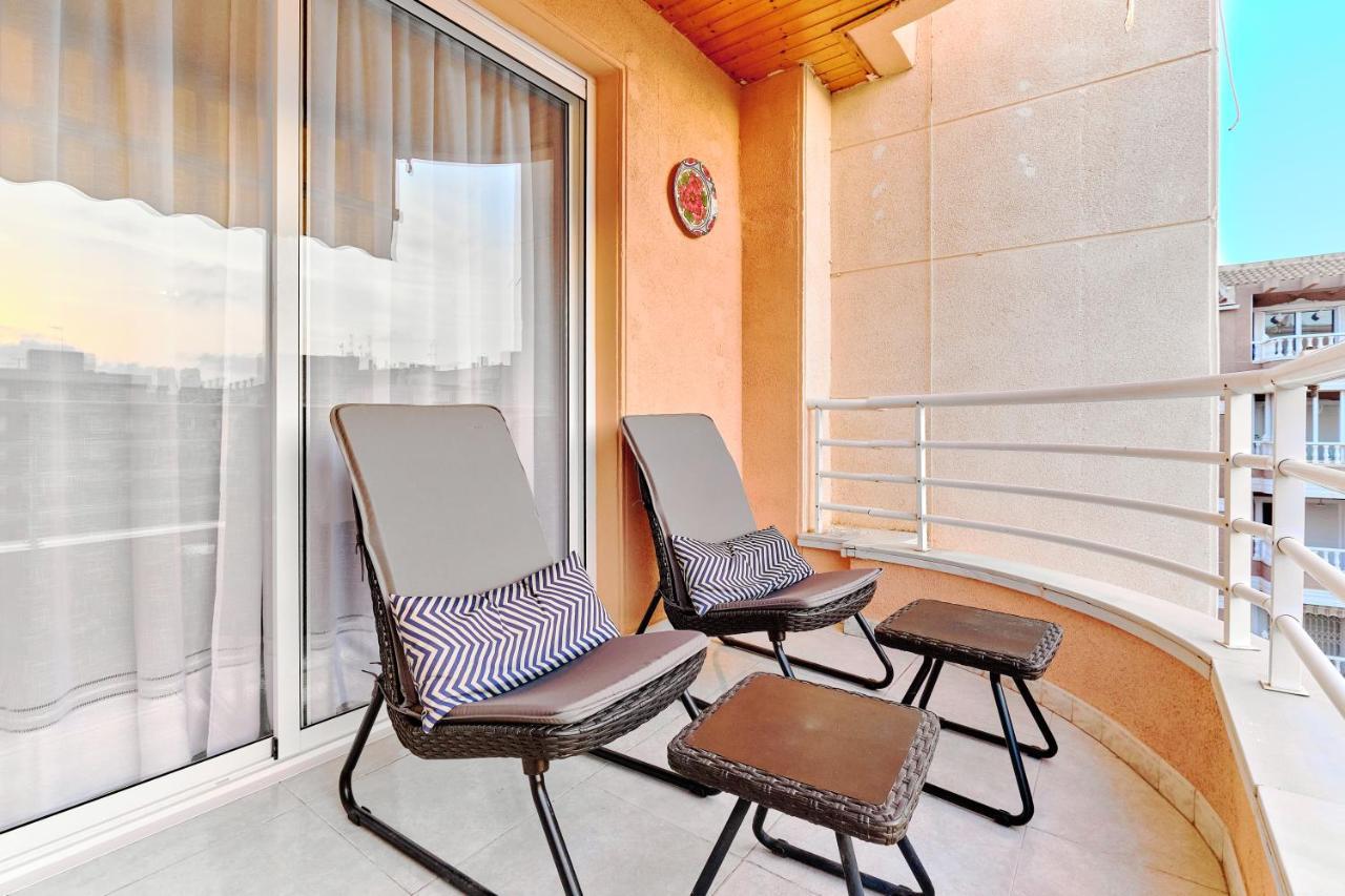 Lovely Sunny Apartment With Shared Pool And Private Parking ตอร์เรเวียคา ภายนอก รูปภาพ