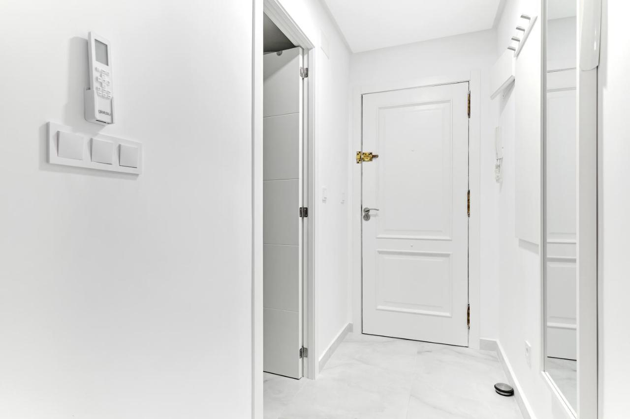 Lovely Sunny Apartment With Shared Pool And Private Parking ตอร์เรเวียคา ภายนอก รูปภาพ