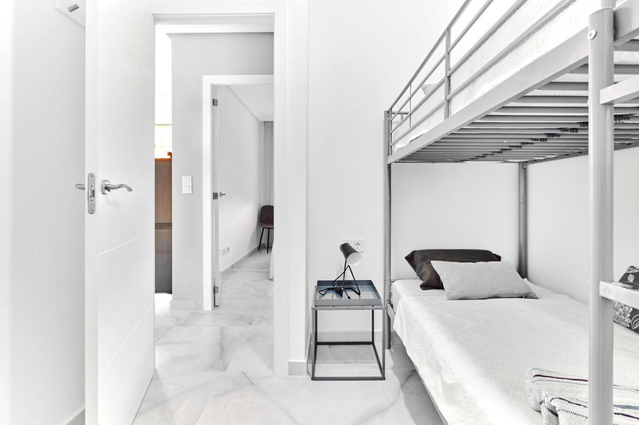 Lovely Sunny Apartment With Shared Pool And Private Parking ตอร์เรเวียคา ภายนอก รูปภาพ